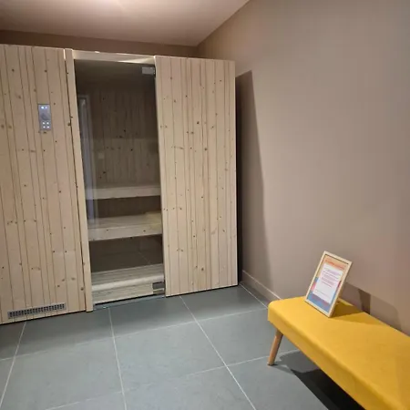 Sylvia Avec Piscine Interieure Et Espace Bien-etre Landevieille