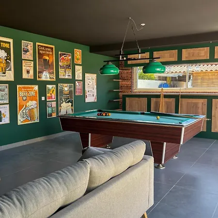 فيلة Sylvia Avec Piscine Interieure Et Espace Bien-etre *